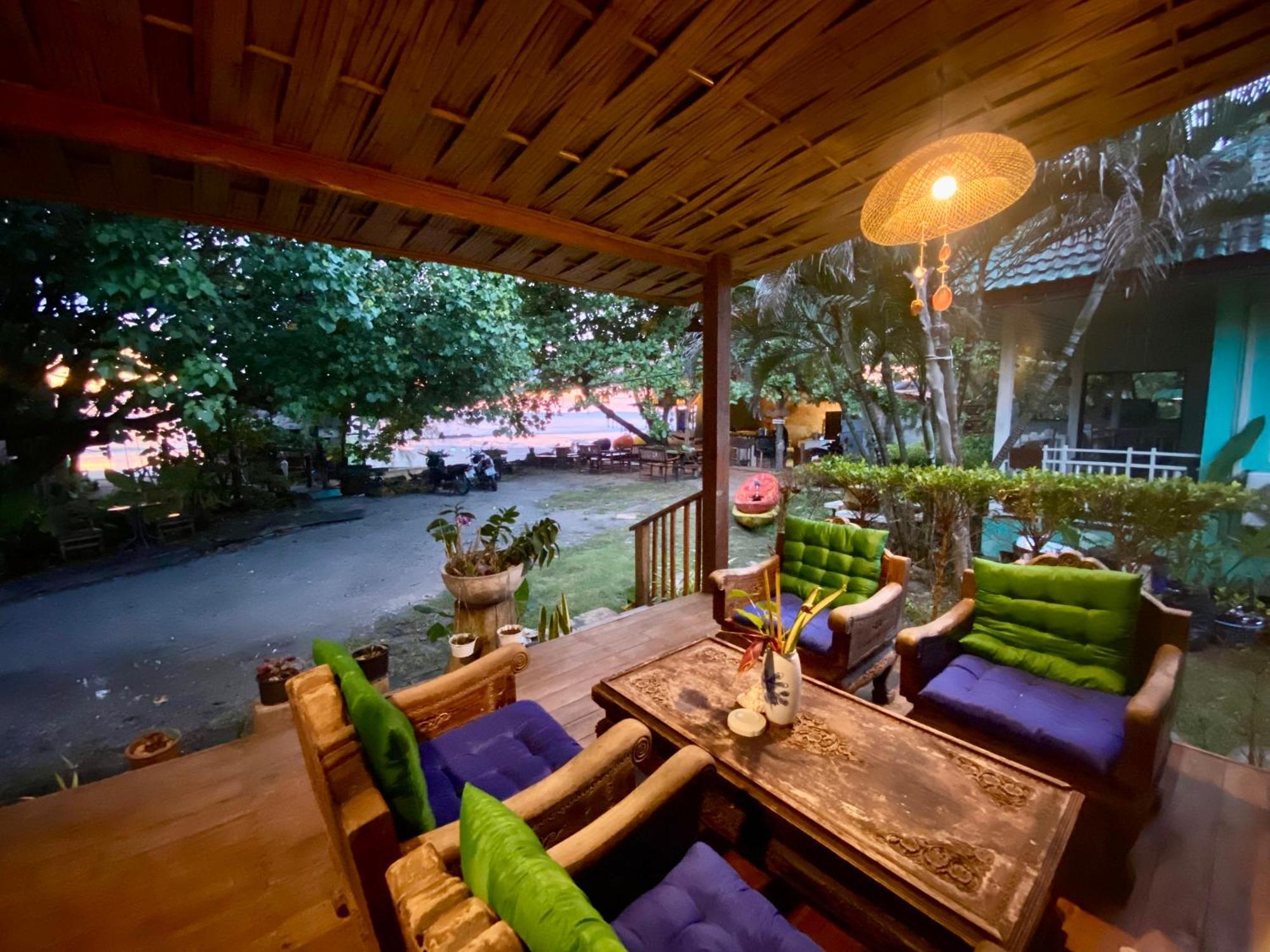 Coconut Lanta Resort @Klong Dow Beach Krabi town Екстериор снимка