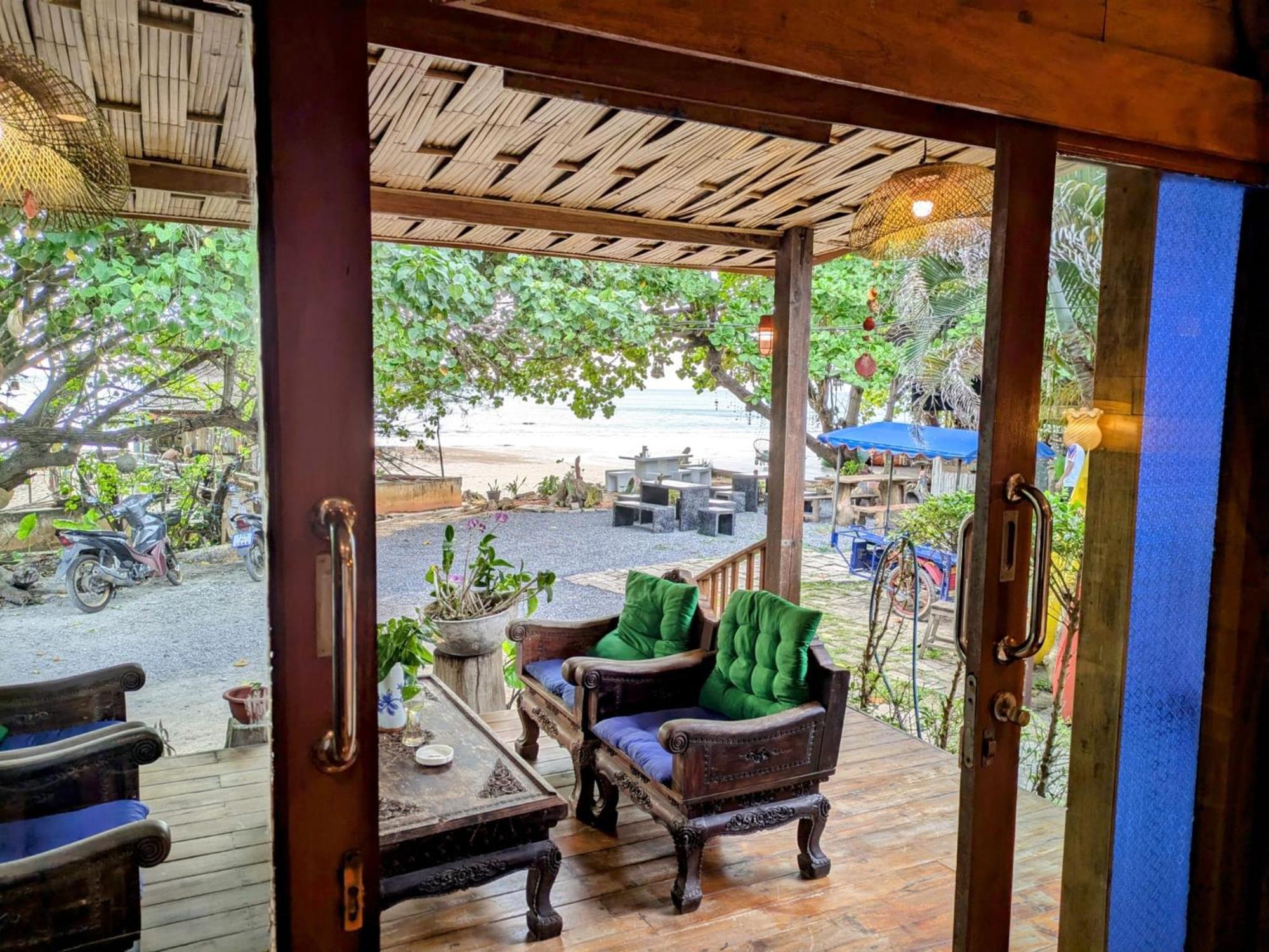 Coconut Lanta Resort @Klong Dow Beach Krabi town Екстериор снимка